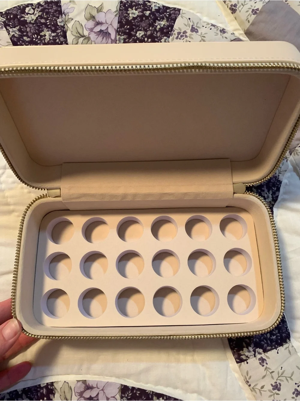 Young Living Cream/Blush Essential Oil Travel Case with Gold Zipper